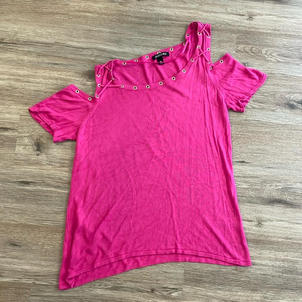 Roz & Ali Pink Cold Shoulder Asymmetrical Short Sleeve Sweater with Brass Detail